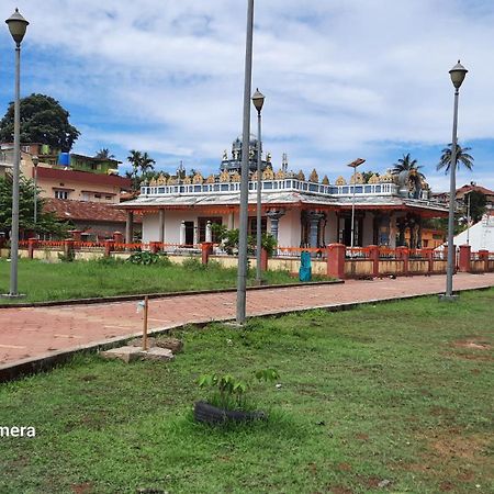 Varam Homestay Madikeri Exteriör bild