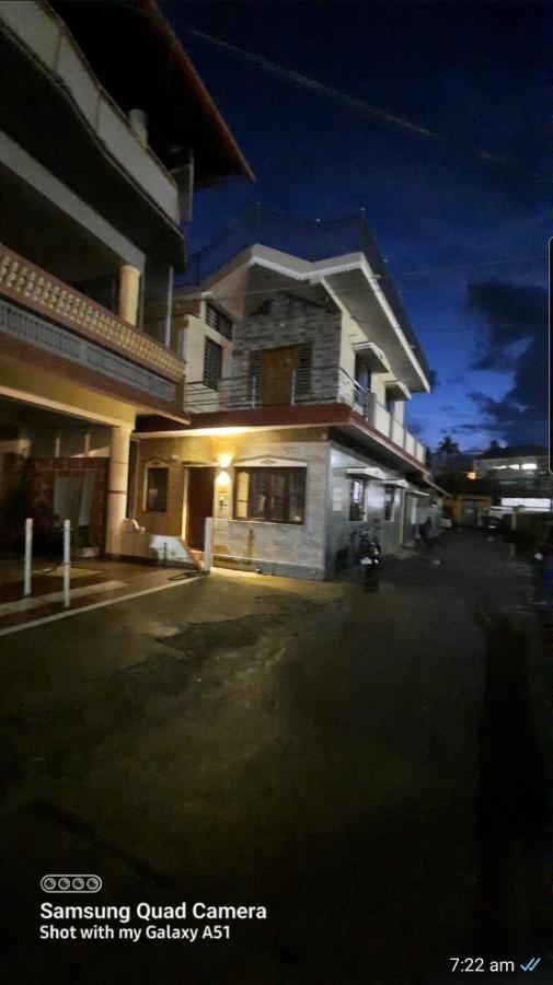 Varam Homestay Madikeri Exteriör bild