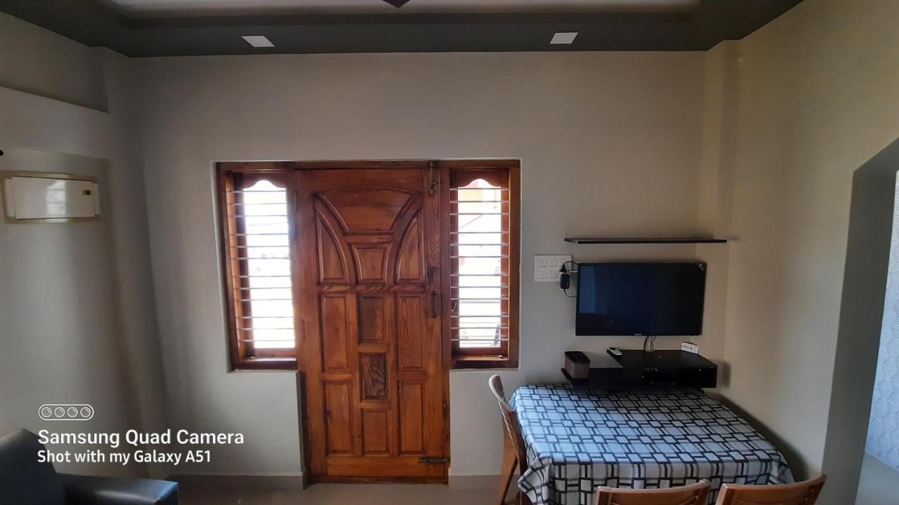 Varam Homestay Madikeri Exteriör bild