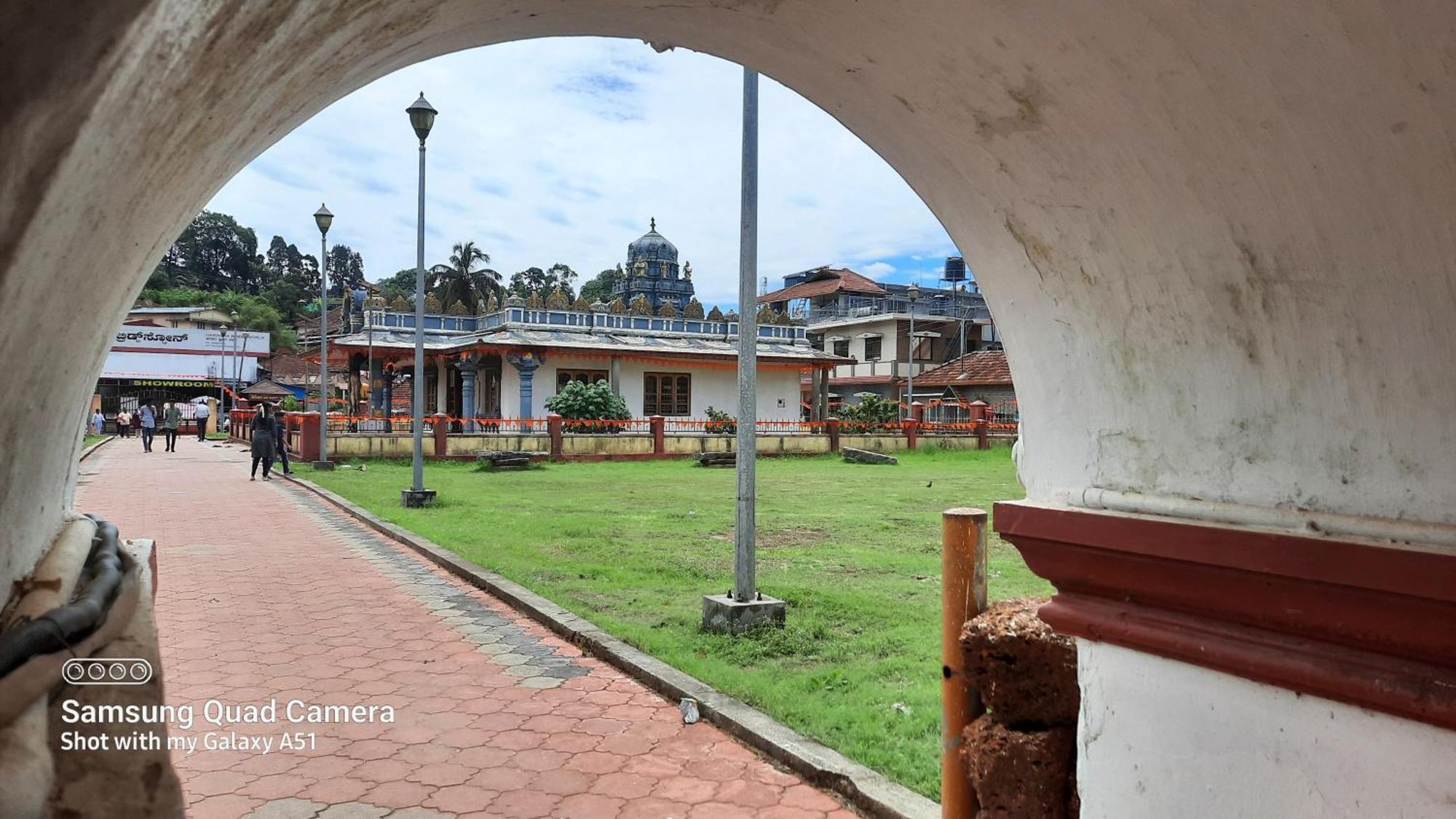 Varam Homestay Madikeri Exteriör bild