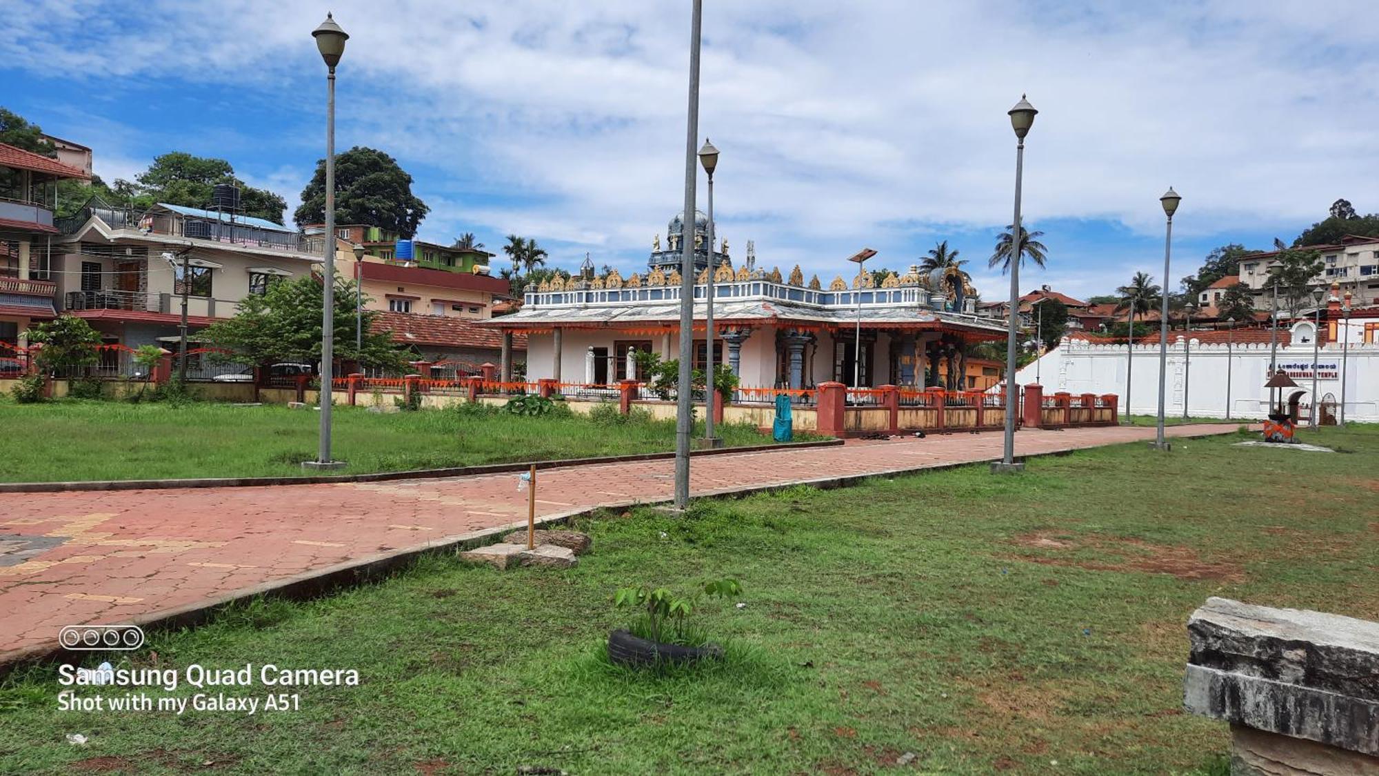 Varam Homestay Madikeri Exteriör bild